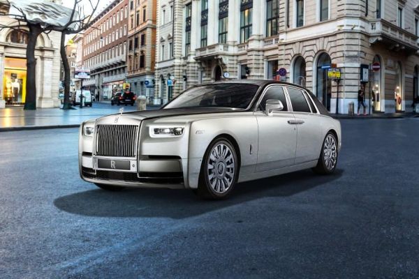 Rolls-Royce Phantom: Ultimate Luxury, & Silent Power 